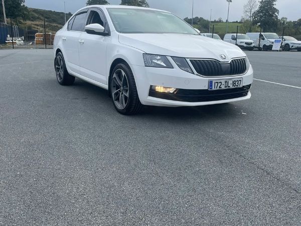 Skoda Octavia Hatchback, Diesel, 2017, White