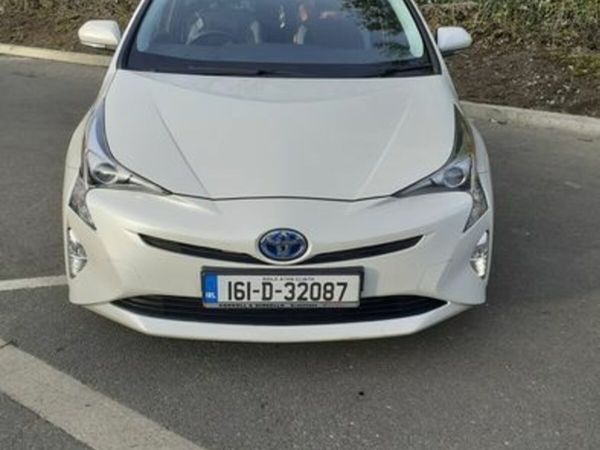 Toyota Prius Hatchback, Petrol Hybrid, 2016, White