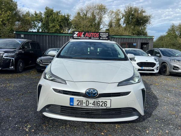 Toyota Prius Hatchback, Petrol Hybrid, 2021, White