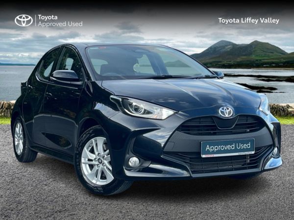 Toyota Yaris Hatchback, Petrol Hybrid, 2025, Black