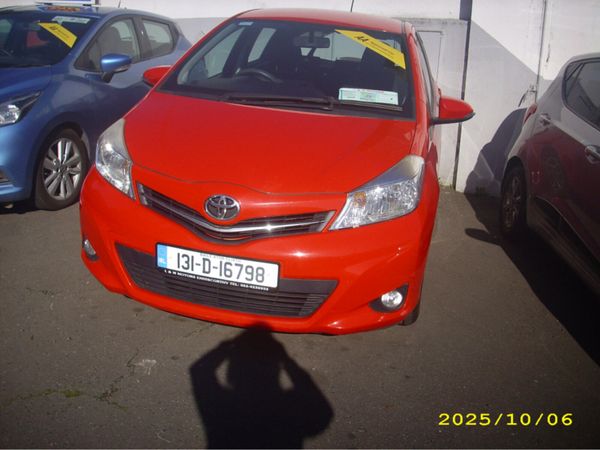 Toyota Yaris Hatchback, Petrol, 2013, Red