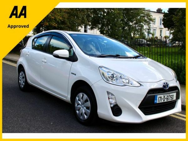 Toyota Aqua Hatchback, Petrol Hybrid, 2017, White