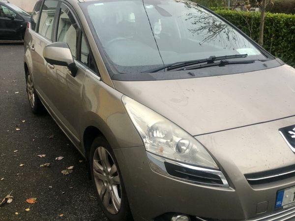 Peugeot 5008 MPV, Diesel, 2012, Grey