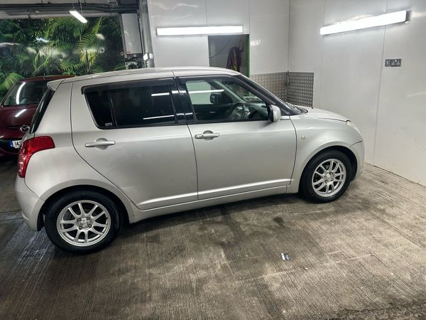 Suzuki Swift Hatchback, Petrol, 2008, Silver