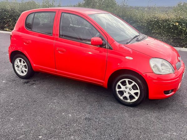 Toyota Yaris Hatchback, Petrol, 2005, Red