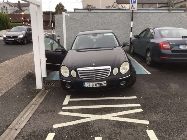 Mercedes-Benz E-Class Saloon, Petrol, 2007, Black