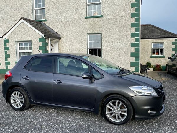 Toyota Auris Hatchback, Diesel, 2011, Grey