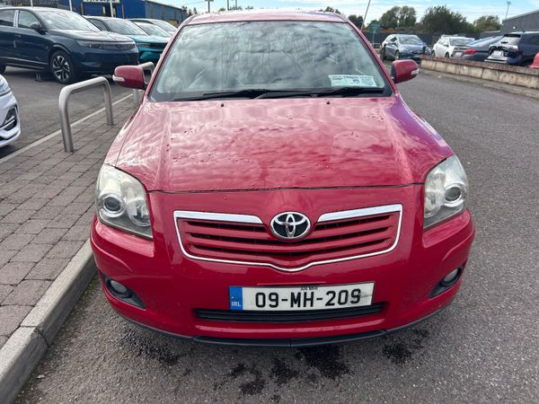 Toyota Avensis Saloon, Diesel, 2009, Red