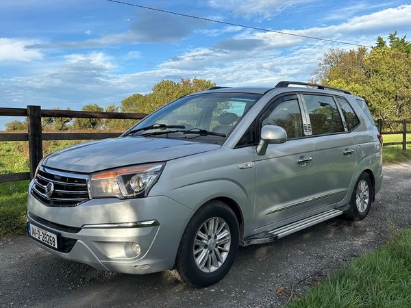 SsangYong Rodius MPV, Diesel, 2014, Silver