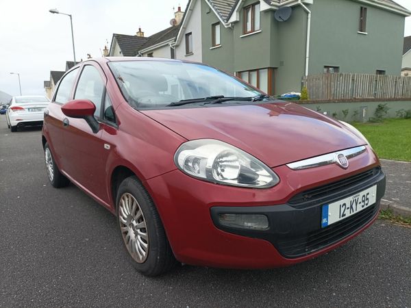Fiat Punto Hatchback, Petrol, 2012, Red
