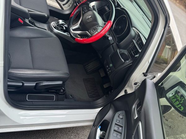 Honda Fit Hatchback, Petrol Hybrid, 2019, White