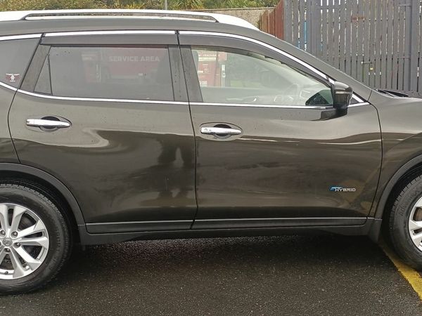 Nissan X-Trail SUV, Petrol Hybrid, 2016, Green