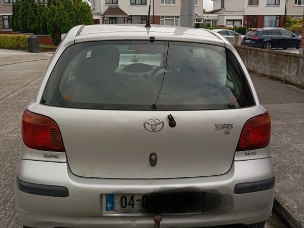 Toyota Yaris Hatchback, Petrol, 2004, Silver