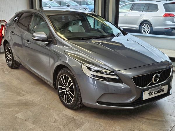Volvo V40 Hatchback, Diesel, 2018, Grey