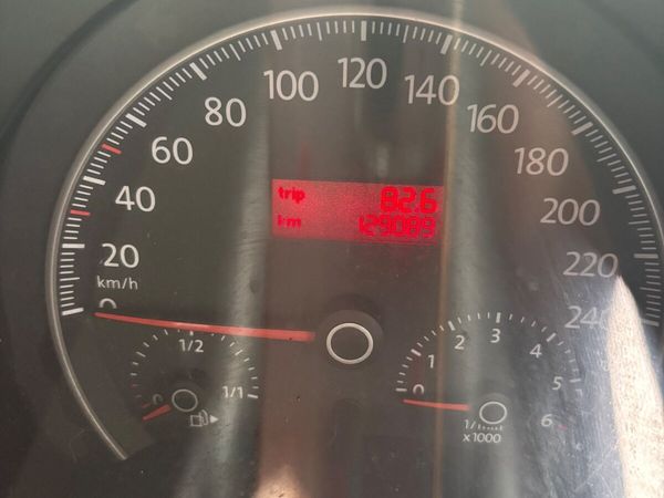 Volkswagen Beetle Hatchback, Petrol, 2007, Red