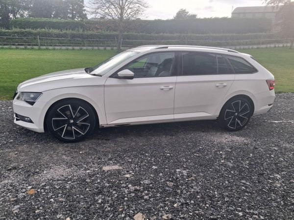 Skoda Superb Estate, Diesel, 2017, White
