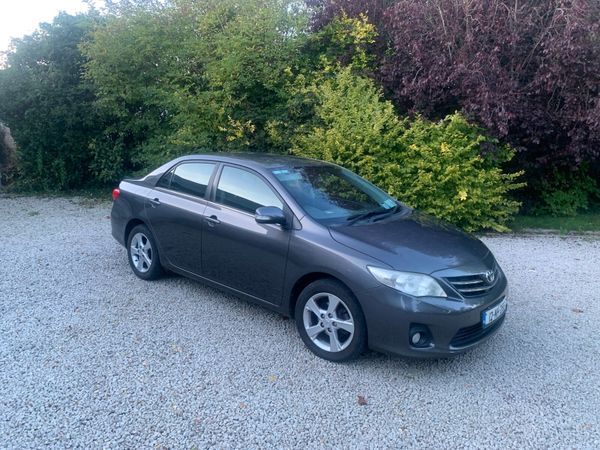 Toyota Corolla Saloon, Petrol, 2012, Grey