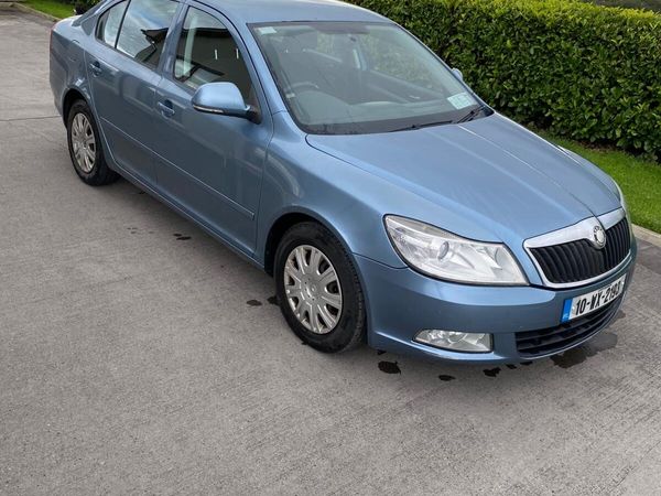 Skoda Octavia Hatchback, Diesel, 2010, Grey