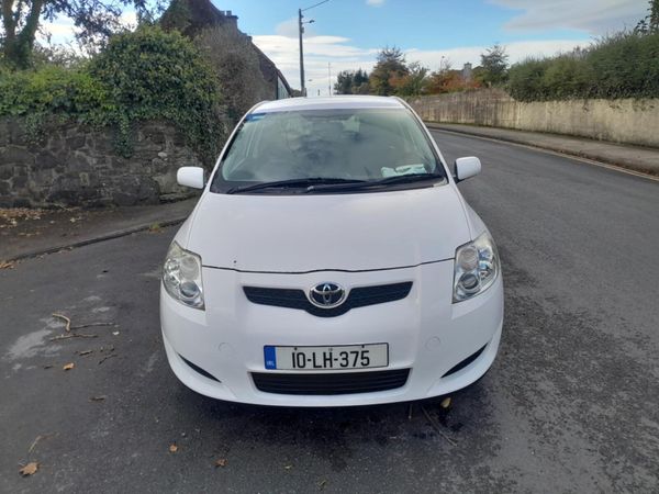 Toyota Auris Hatchback, Diesel, 2010, White
