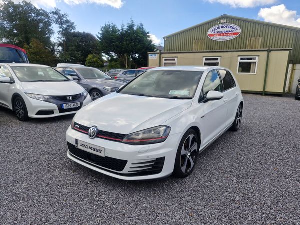 Volkswagen Golf Hatchback, Petrol, 2014, White