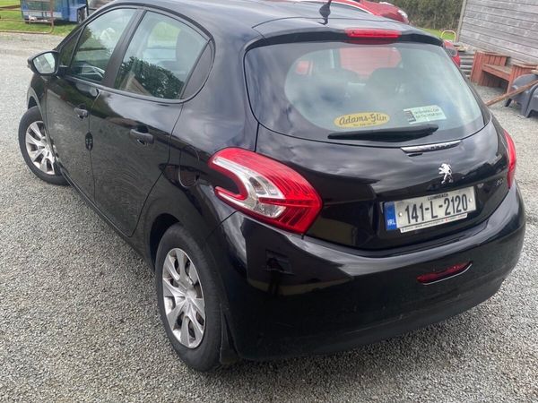 Peugeot 208 Hatchback, Petrol, 2014, Black