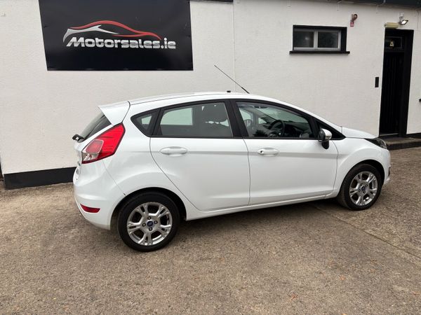 Ford Fiesta Hatchback, Petrol, 2016, White