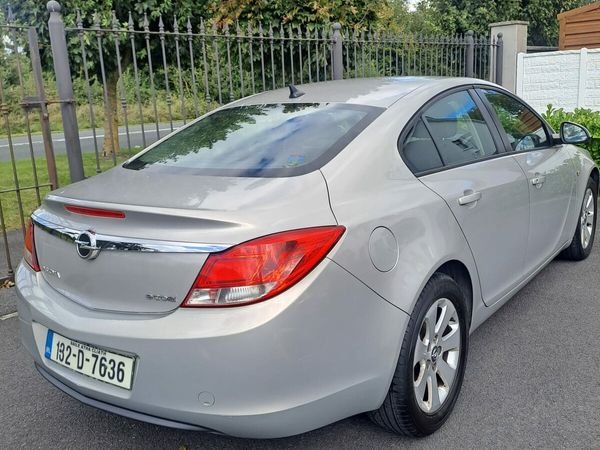 Opel Insignia Saloon, Diesel, 2013, Gold