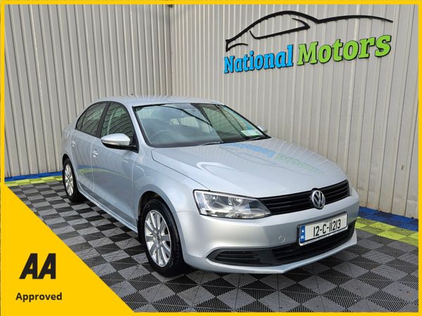 Volkswagen Jetta Saloon, Diesel, 2012, Silver