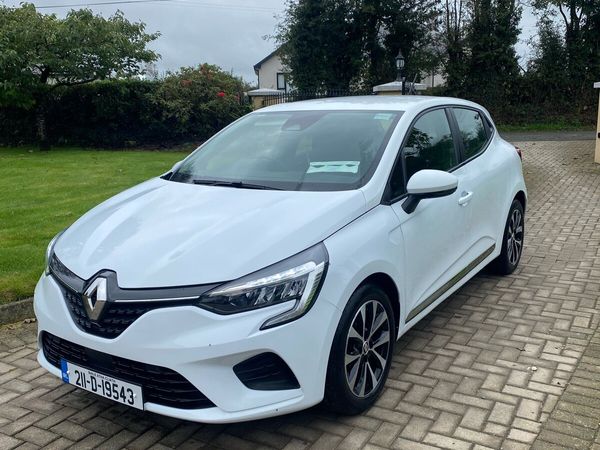 Renault Clio Hatchback, Petrol, 2021, White