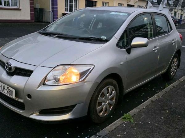 Toyota Auris Hatchback, Diesel, 2008, Silver