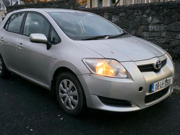 Toyota Auris Hatchback, Diesel, 2008, Silver
