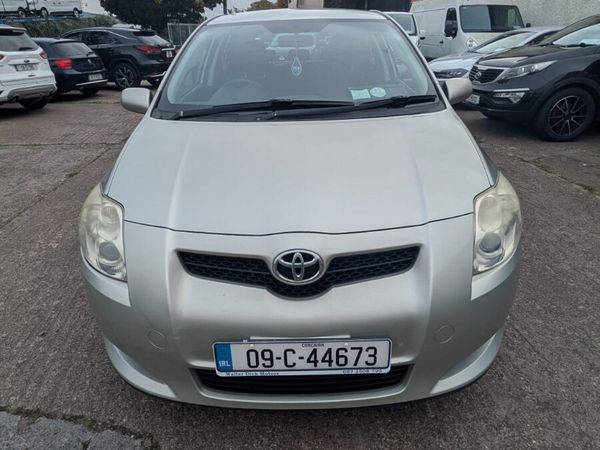 Toyota Auris Hatchback, Petrol, 2009, Silver