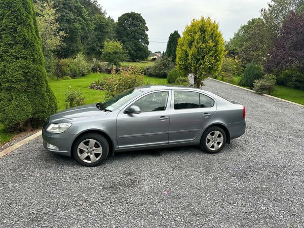 Skoda Octavia Saloon, Diesel, 2013, Grey