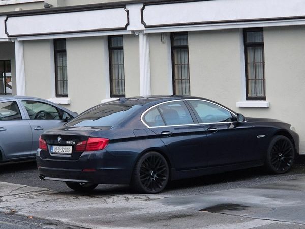 BMW 5-Series Saloon, Diesel, 2010, Blue