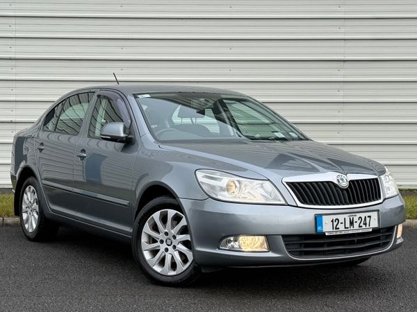 Skoda Octavia Saloon, Diesel, 2012, Grey