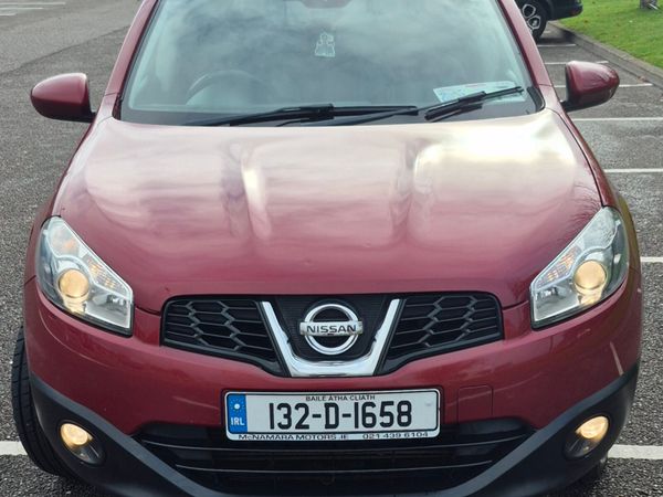 Nissan Qashqai MPV, Diesel, 2013, Red