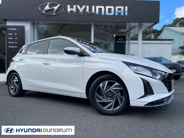 Hyundai i20 Hatchback, Petrol, 2025, White