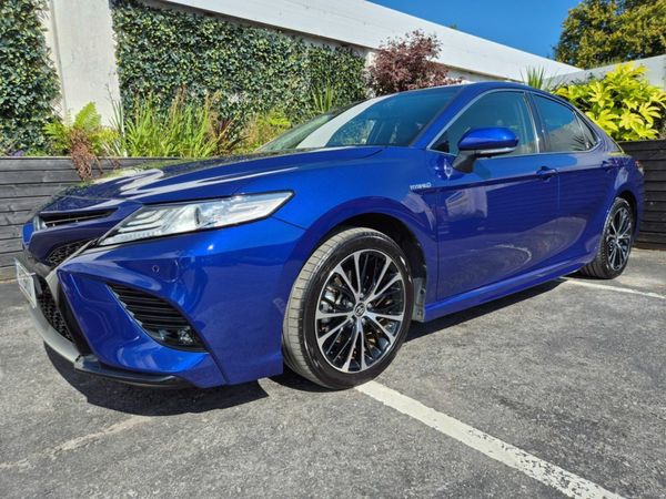 Toyota Camry Saloon, Petrol Hybrid, 2020, Blue