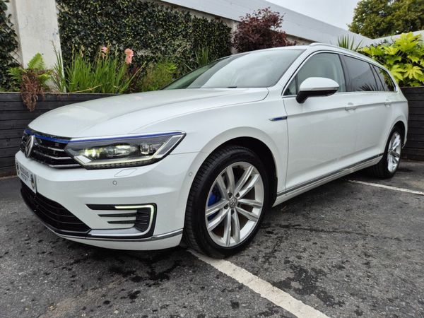 Volkswagen Passat Estate, Petrol Plug-in Hybrid, 2017, White