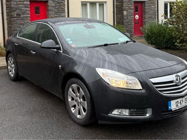Vauxhall Insignia Hatchback, Diesel, 2012, Black