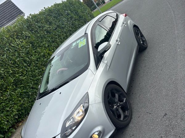 Ford Focus Hatchback, Diesel, 2013, Silver