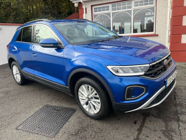 Volkswagen T-Roc SUV, Diesel, 2023, Blue