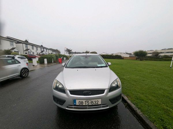 Ford Focus Hatchback, Petrol, 2008, Silver