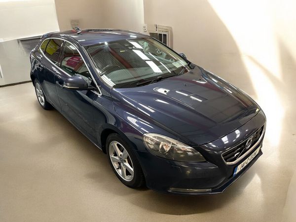 Volvo V40 Hatchback, Diesel, 2014, Blue