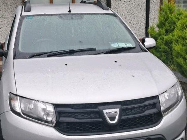 Dacia Sandero Stepway Hatchback, Diesel, 2015, Silver