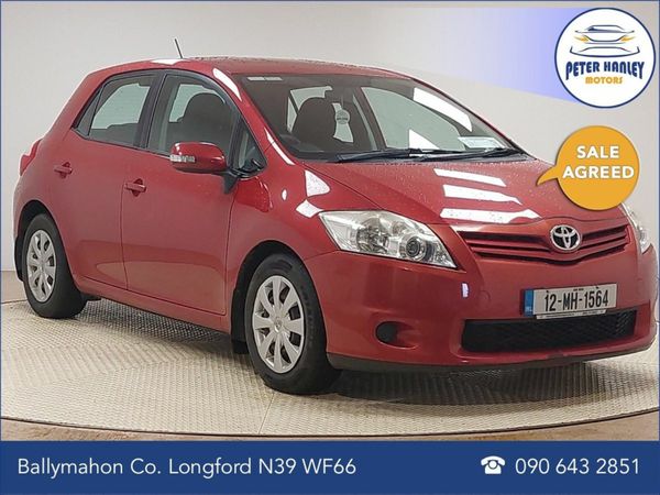 Toyota Auris Hatchback, Diesel, 2012, Red
