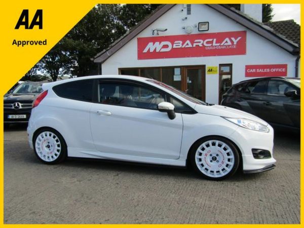 Ford Fiesta Hatchback, Petrol, 2016, White