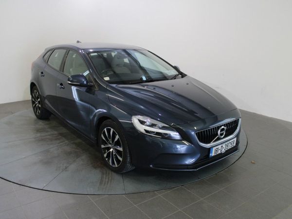 Volvo V40 Hatchback, Diesel, 2018, Blue