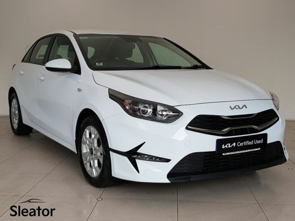 Kia Ceed Hatchback, Diesel Hybrid, 2023, White