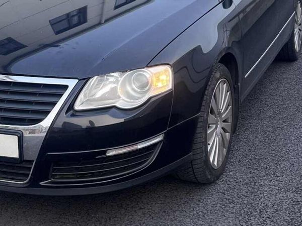 Volkswagen Passat Saloon, Diesel, 2010, Black